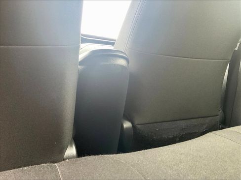 Used 2018 Toyota C-HR XLE FWD image 10