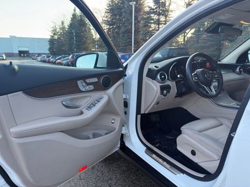 Used 2022 Mercedes-Benz GLC 300 4MATIC image 10