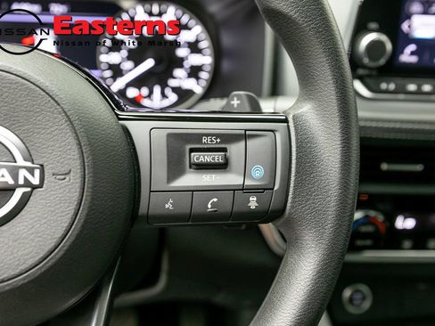 Used 2023 Nissan Rogue SV AWD/4WD image 16