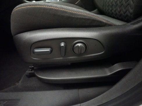 Certified 2023 Chevrolet Equinox LT image 29