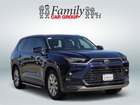 Used 2025 Toyota Grand Highlander Limited image 2