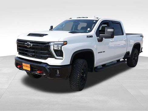 Used 2025 Chevrolet Silverado 3500 LTZ w/ LTZ Plus Package AWD/4WD image 11