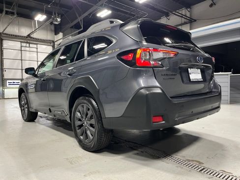Used 2025 Subaru Outback Onyx Edition XT AWD/4WD image 7