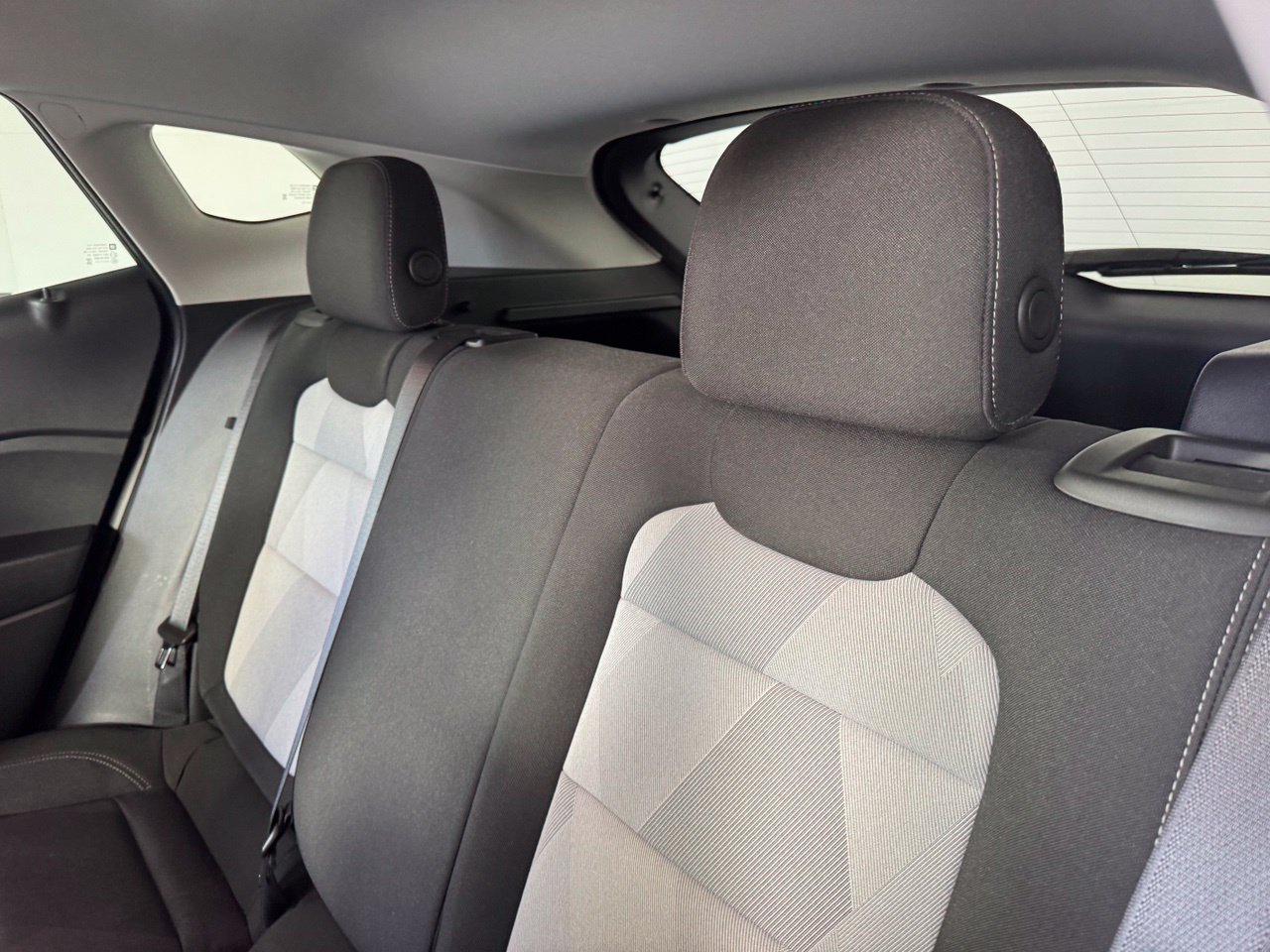 Used 2025 Chevrolet Trax LS FWD image 11