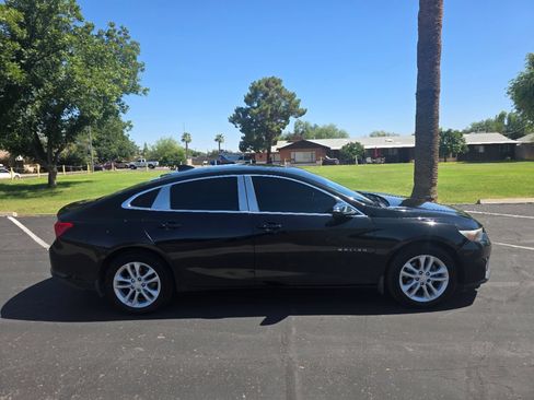 Used 2016 Chevrolet Malibu LT FWD image 3