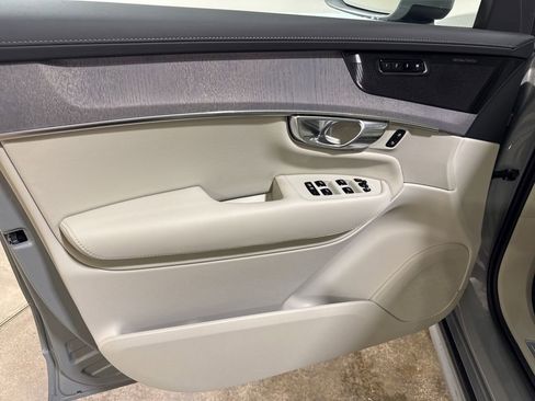 New 2026 Volvo XC90 T8 Ultra w/ Protection Package Premier image 17