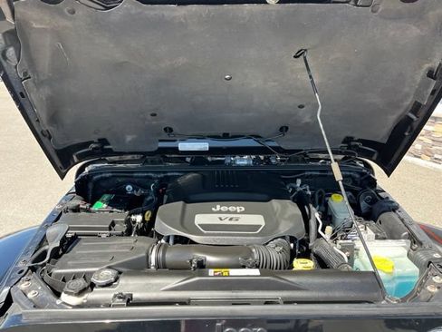 Used 2016 Jeep Wrangler Unlimited Sahara AWD/4WD image 29