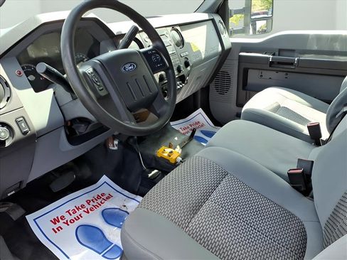 Used 2016 Ford F450 XL w/ Power Equipment Group image 9