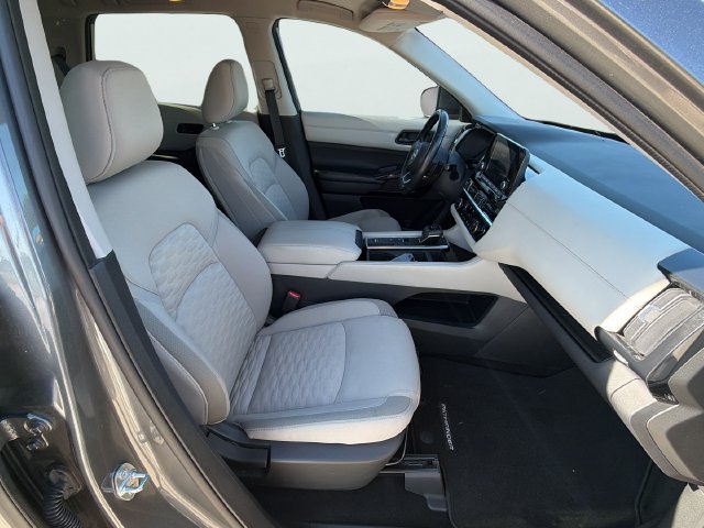 Used 2023 Nissan Pathfinder SV FWD image 11