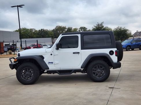 Used 2024 Jeep Wrangler Sport AWD/4WD image 4