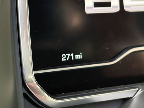 Used 2024 GMC Sierra 3500 Denali Ultimate AWD/4WD image 12