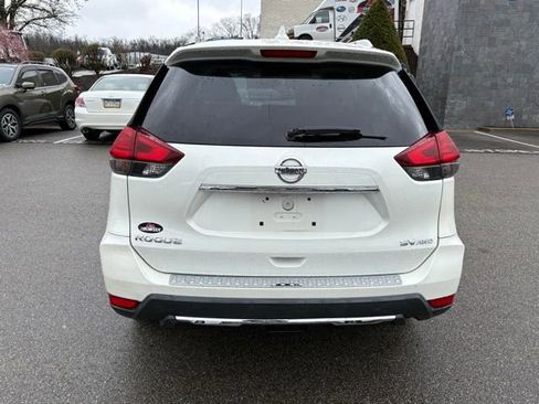 Used 2017 Nissan Rogue SV image 6