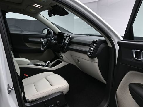 New 2026 Volvo XC40 B5 Plus w/ Protection Package Premier AWD/4WD image 19
