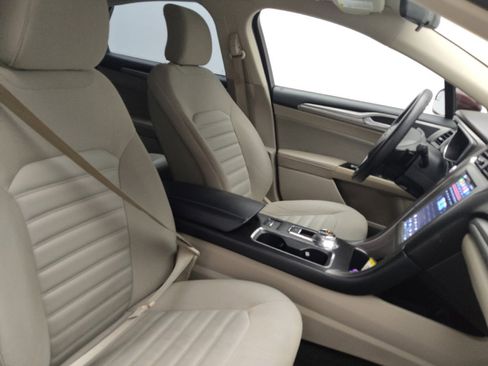 Used 2017 Ford Fusion SE w/ Fusion SE Technology Package image 21