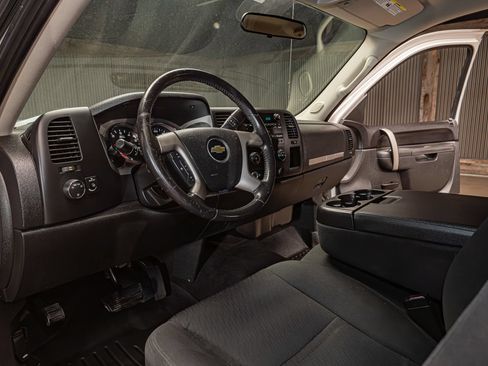 Used 2011 Chevrolet Silverado 1500 LT AWD/4WD image 12