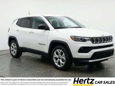 Used 2025 Jeep Compass Latitude image 1