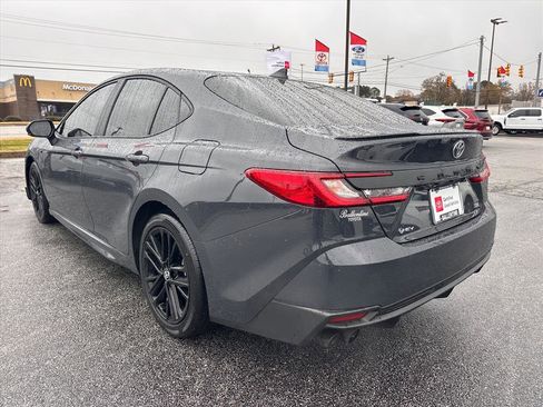 Used 2025 Toyota Camry SE image 5