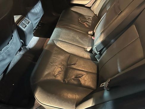 Used 1999 Mercedes-Benz E 320 Sedan image 9