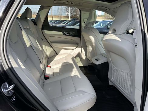 Used 2023 Volvo XC60 B5 Plus w/ Protection Package Premier image 13