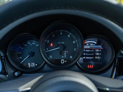 Certified 2025 Porsche Macan image 27