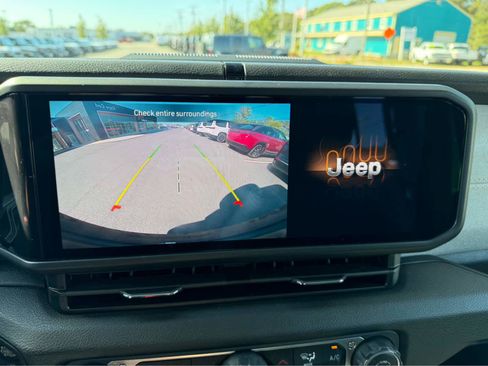 Used 2025 Jeep Wrangler Sport image 18