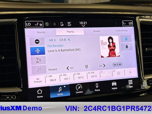 Used 2023 Chrysler Pacifica Touring-L FWD image 29