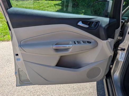 Used 2015 Ford C-MAX Energi SEL w/ Equipment Group 303A FWD image 32