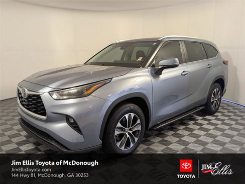 Used 2023 Toyota Highlander XLE image 1