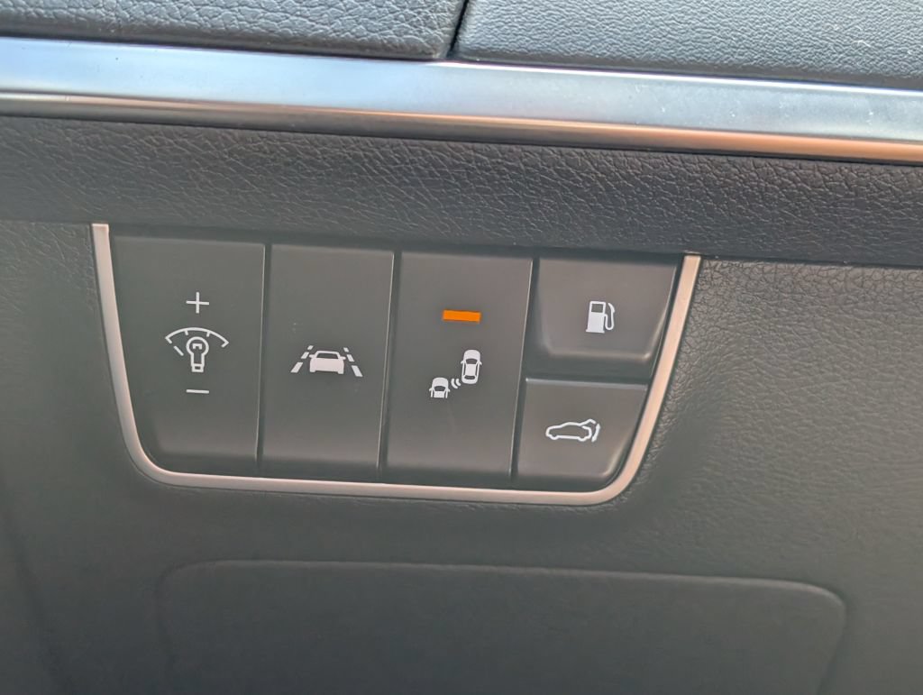 Used 2018 Kia Stinger GT2 AWD/4WD image 12