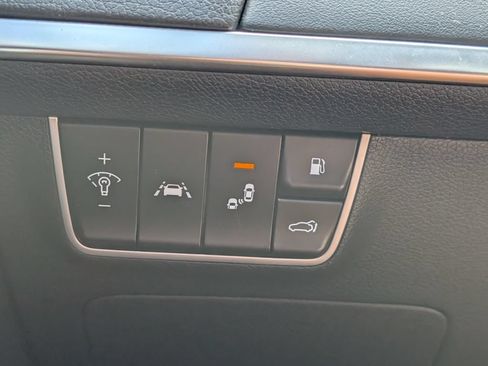 Used 2018 Kia Stinger GT2 AWD/4WD image 12