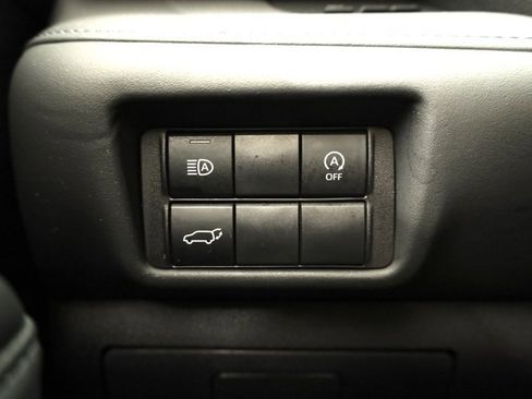 Certified 2023 Toyota Highlander XLE image 30