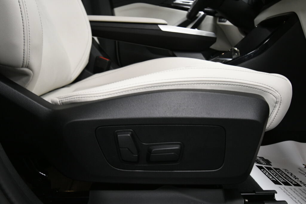 Used 2026 BMW X2 xDrive28i AWD/4WD image 29