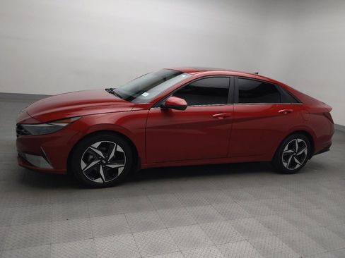 Used 2023 Hyundai Elantra Limited image 2