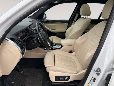 Used 2019 BMW X3 xDrive30i w/ Premium Package image 2
