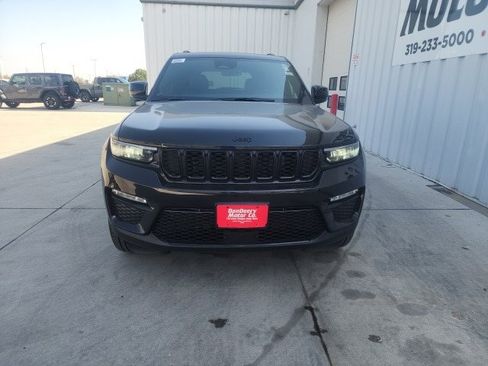 New 2025 Jeep Grand Cherokee Limited w/ Black Appearance Package image 8