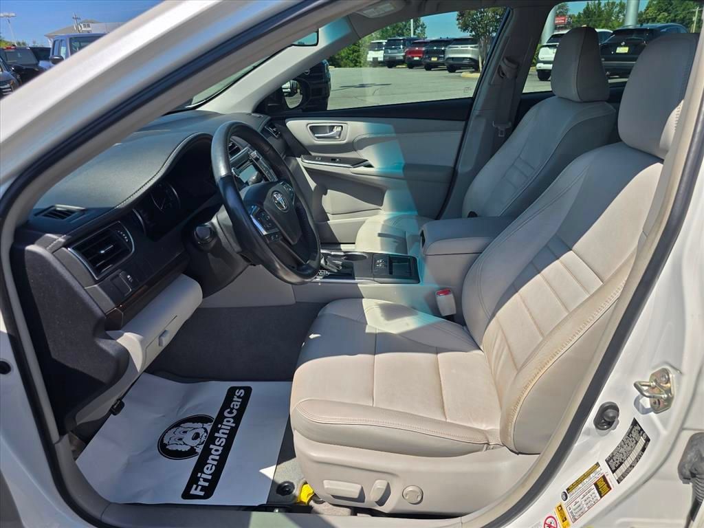 Used 2017 Toyota Camry XLE FWD image 9