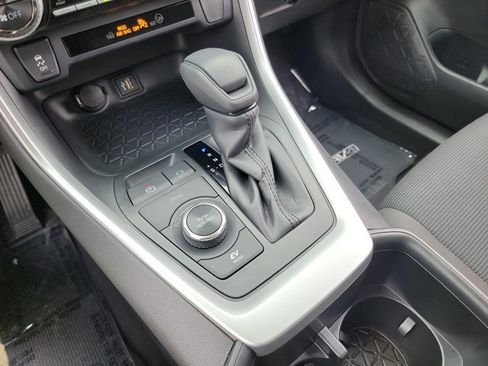 Used 2025 Toyota RAV4 LE AWD/4WD image 23