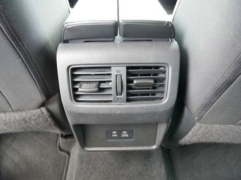 Used 2023 Nissan Rogue SV image 13