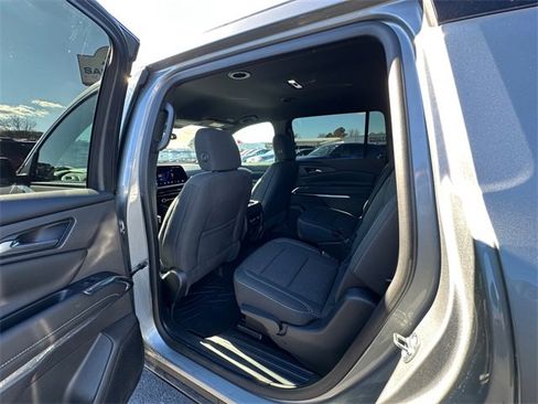 Used 2024 Chevrolet Traverse LT image 19