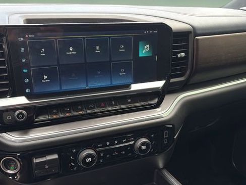Used 2025 Chevrolet Silverado 1500 High Country image 22
