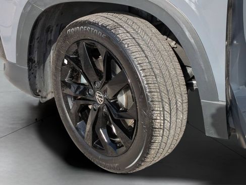 Certified 2023 Volkswagen Taos SE w/ Black Wheel Package FWD image 32