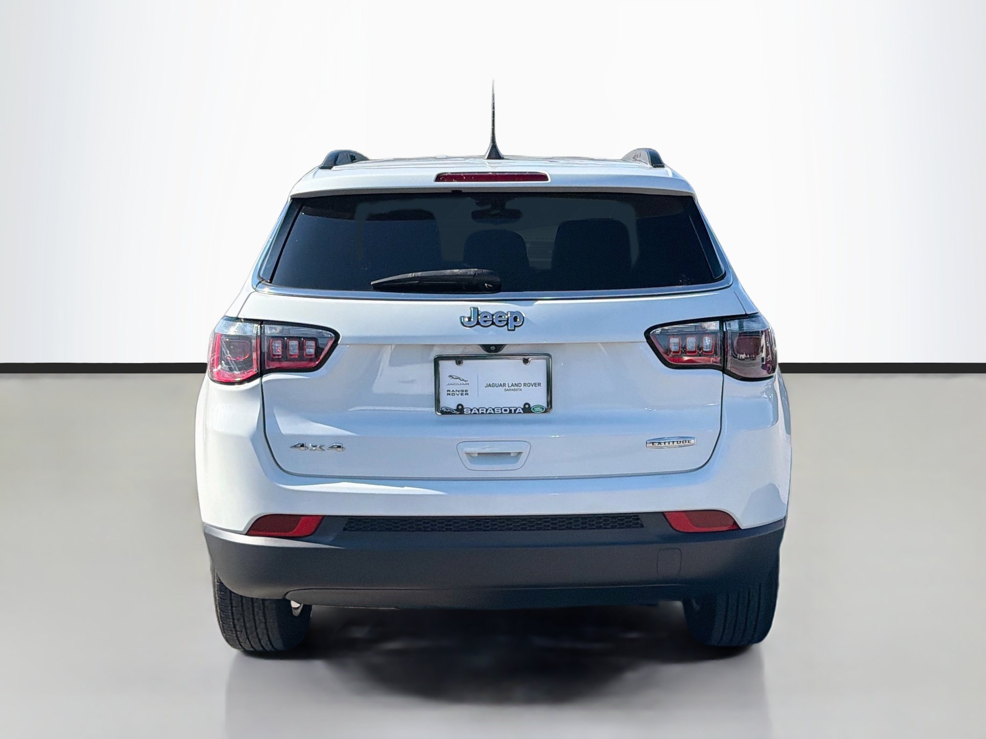 Used 2022 Jeep Compass Latitude AWD/4WD image 4