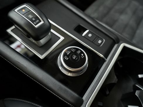 Used 2024 Mitsubishi Outlander SE image 50