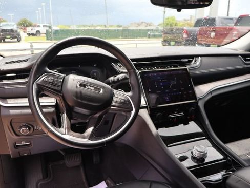 Used 2022 Jeep Grand Cherokee L Limited AWD/4WD image 12