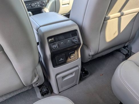 Used 2018 GMC Acadia SLT AWD/4WD image 10