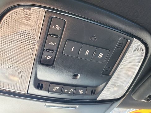 Used 2023 Dodge Durango GT image 28