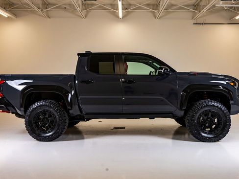 Used 2025 Toyota Tacoma TRD Pro AWD/4WD image 11