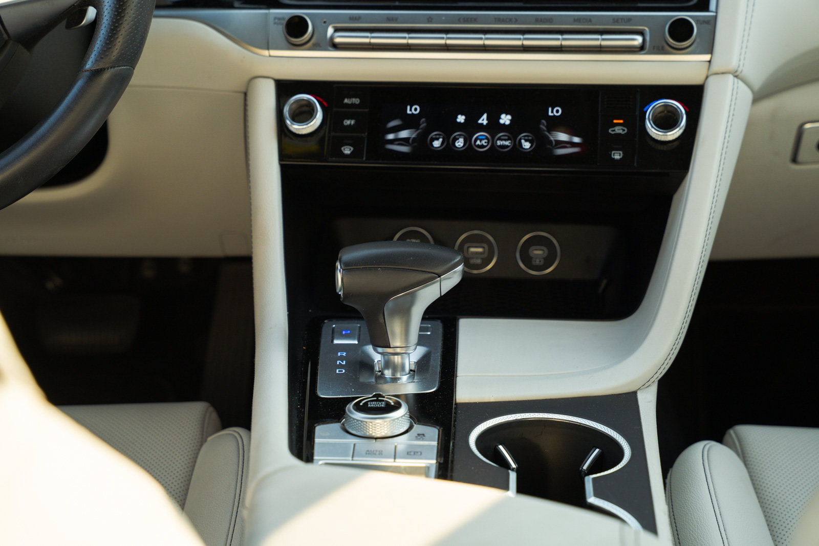 Used 2025 Genesis G70 2.5T AWD/4WD image 46