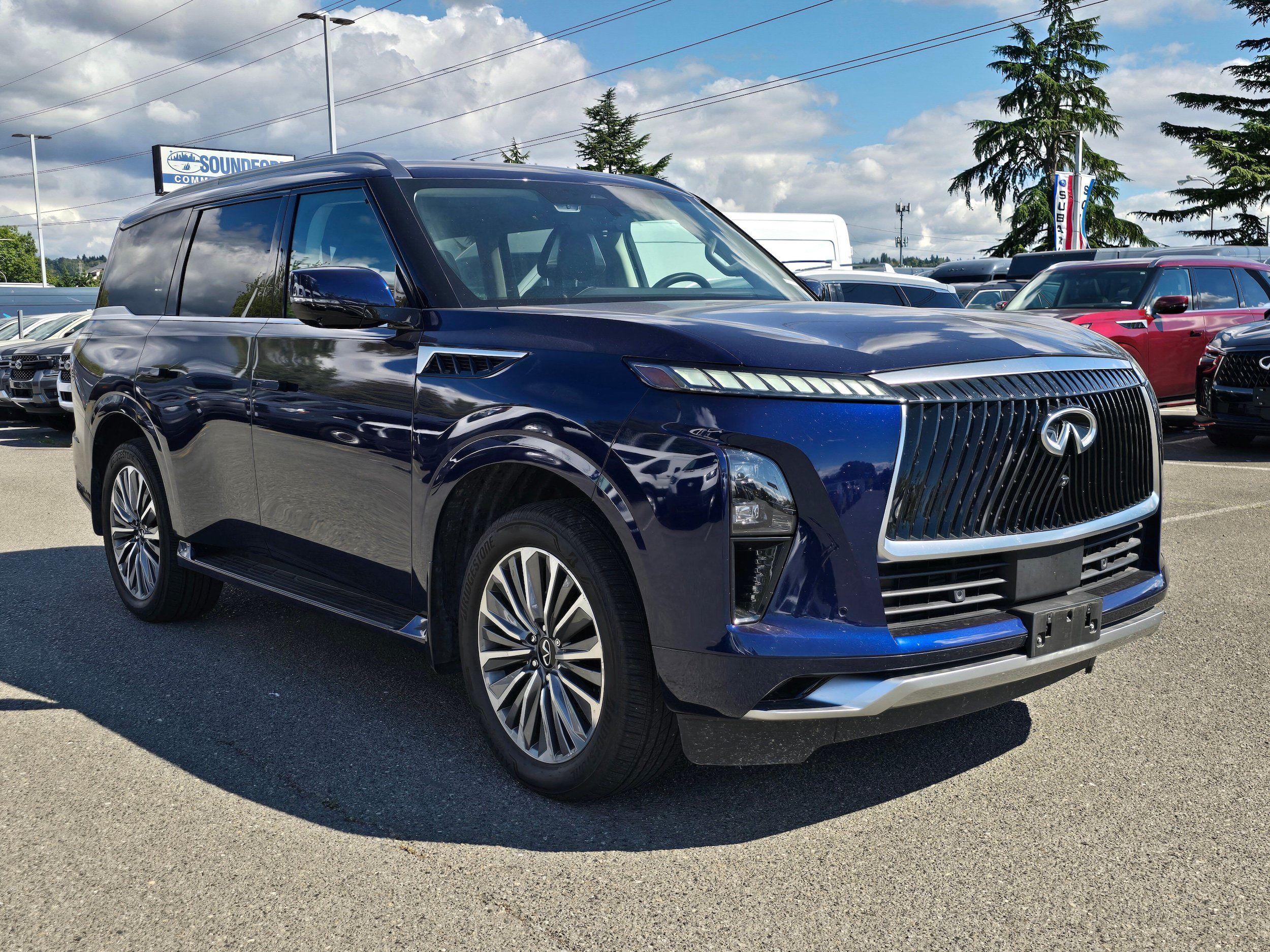 Used 2025 INFINITI QX80 Sensory AWD/4WD image 8