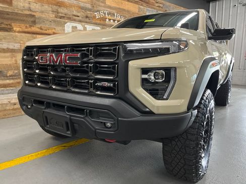 Used 2024 GMC Canyon AT4X w/ AT4X AEV Edition AWD/4WD image 9